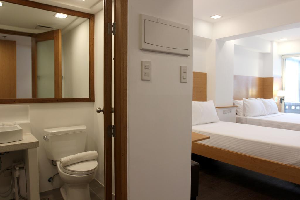 Brblock Boutique And Residences Makati City Room photo