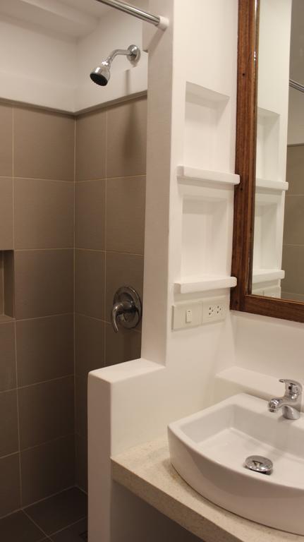 Brblock Boutique And Residences Makati City Room photo