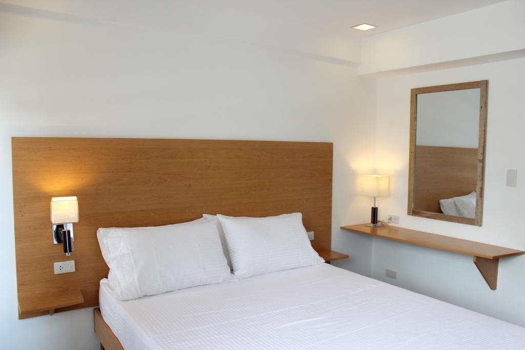 Brblock Boutique And Residences Makati City Room photo